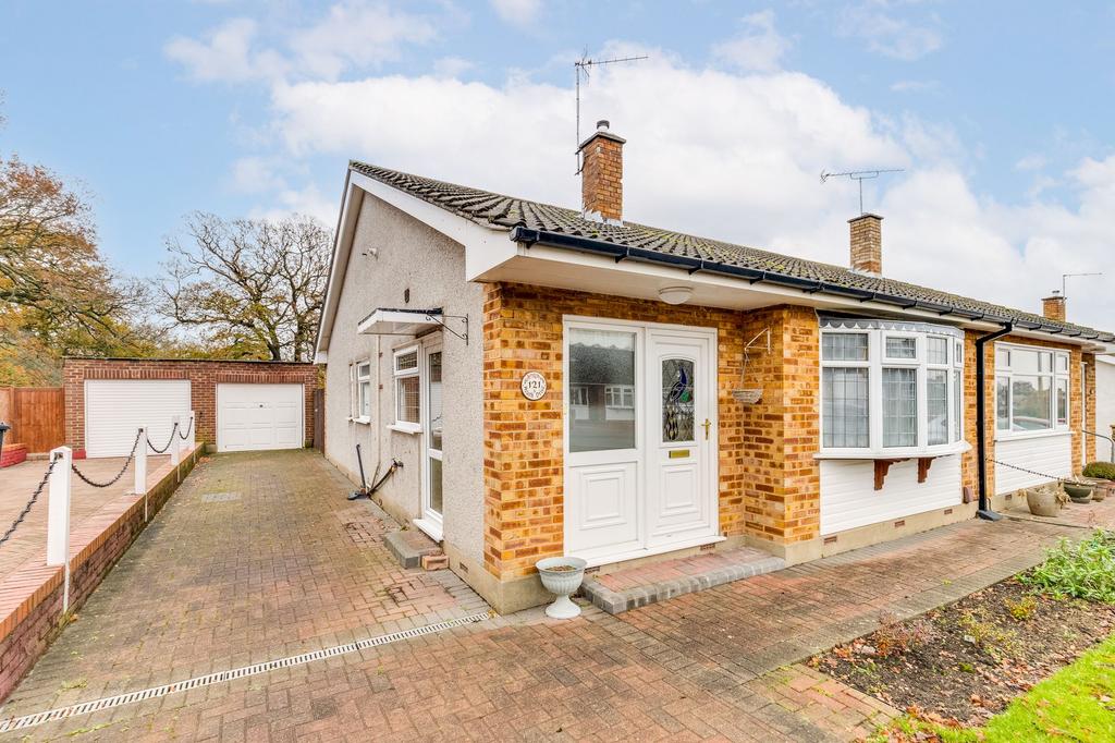 Heath Drive, Ware SG12 2 bed semidetached bungalow for sale £450,000