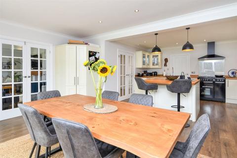 4 Malmsmead, Shoeburyness, Southend-on-sea, SS3 8AZ