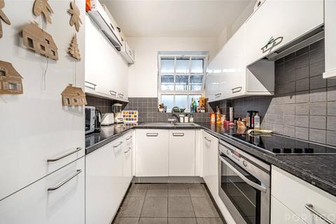 Flat 6, Archer House Vicarage Crescent, London, SW11 3LF