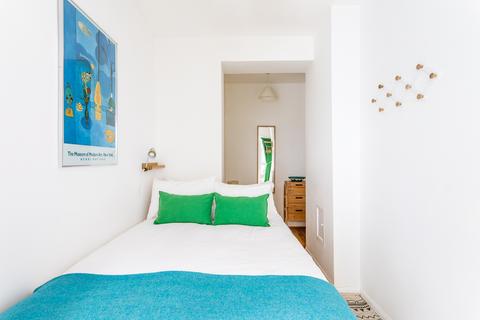 2 bedroom flat to rent, Winchester Street, London SW1V