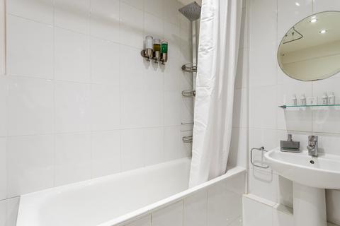 2 bedroom flat to rent, Winchester Street, London SW1V