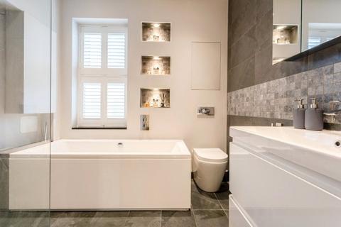 31 Balmoral Road, London, E10 5ND