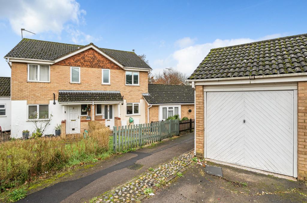 Lutton Close, Lower Earley, Reading 2 bed terraced house for sale £