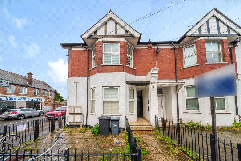 Pinner Road, Northwood, Middlesex 1 bed apartment for sale £269,500