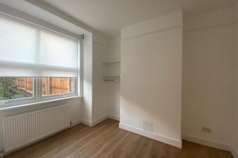 2 bedroom flat to rent, Glencairn Road, London, SW16