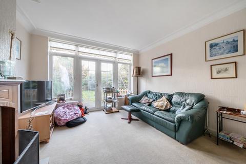 37 Ainsdale Crescent, Pinner, HA5 5SF