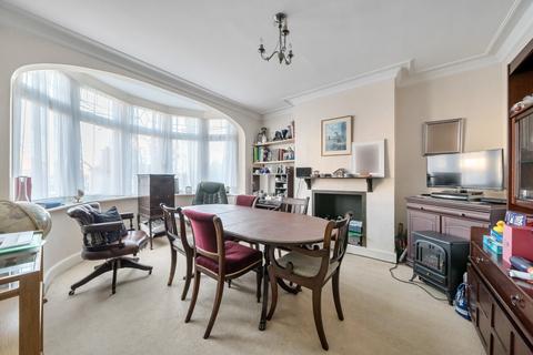 37 Ainsdale Crescent, Pinner, HA5 5SF