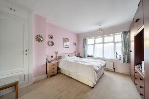 37 Ainsdale Crescent, Pinner, HA5 5SF