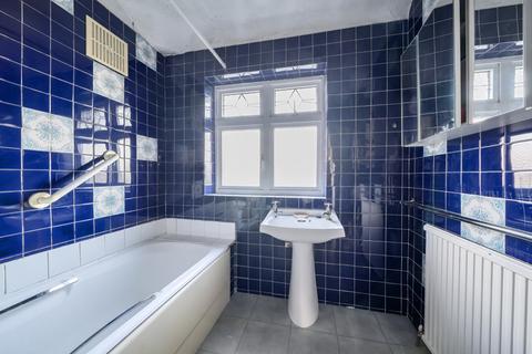37 Ainsdale Crescent, Pinner, HA5 5SF