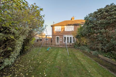 37 Ainsdale Crescent, Pinner, HA5 5SF
