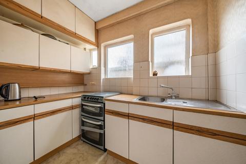 36 Barnhill, Pinner, HA5 2SX