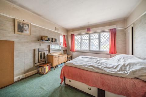 36 Barnhill, Pinner, HA5 2SX