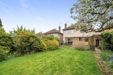 36 Barnhill, Pinner, HA5 2SX