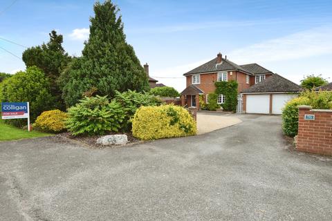 4 bedroom detached house for sale, Countess Road, Amesbury, SP4 7AT