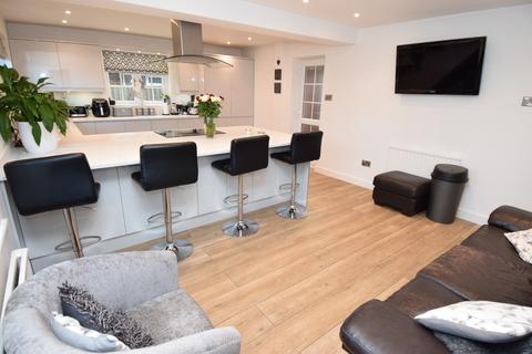 96 Countess Road, Amesbury, Salisbury, SP4 7AT
