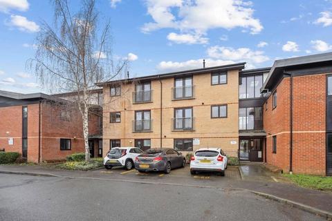 1 bedroom apartment for sale, Vanquish Close, Twickenham