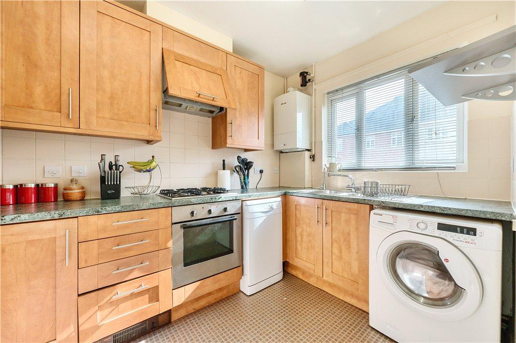 Gabriels Square, Lower Earley, Reading 2 bed terraced house for sale