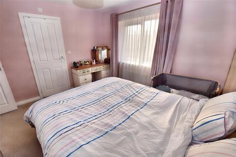 3 bedroom semi-detached house for sale, Honeybourne Road, Leeds, West Yorkshire