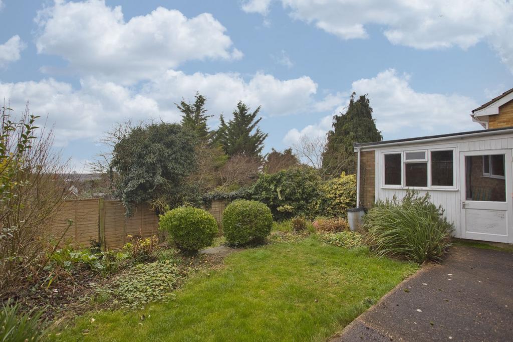 Downs Road, Folkestone, CT19 3 bed semidetached house for sale £350,000