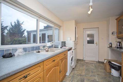 132 Downs Road, Folkestone, CT19 5PX