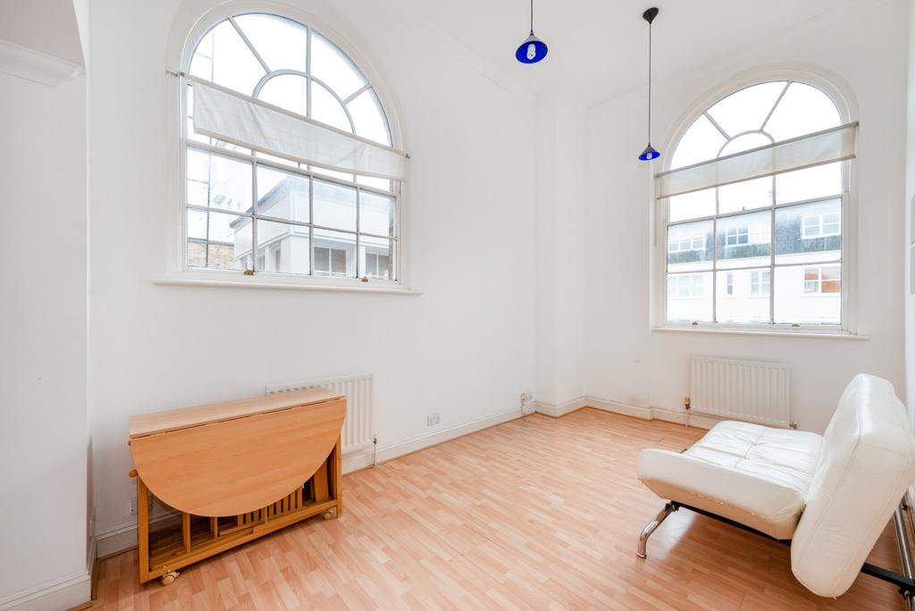 Imperial Court, 225 Kennington Lane... 1 bed apartment £1,700 pcm (£