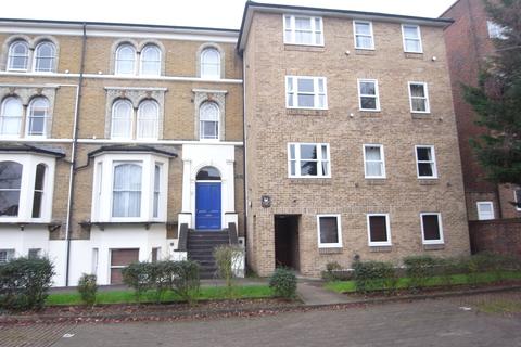 1 bedroom ground floor flat to rent, The Avenue, Surbiton, KT5 8JB