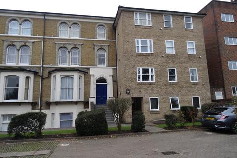 1 bedroom ground floor flat to rent, The Avenue, Surbiton, KT5 8JB