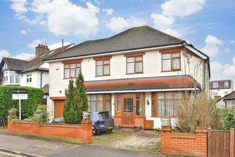 4 bedroom detached house for sale, Brooklyn Avenue, Loughton, Essex