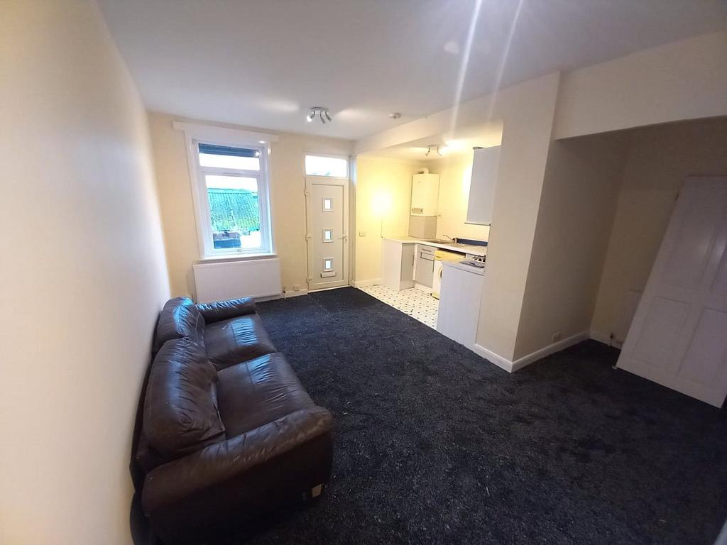 Longley Road, Almondbury, Huddersfield, HD5 1 bed apartment £475 pcm