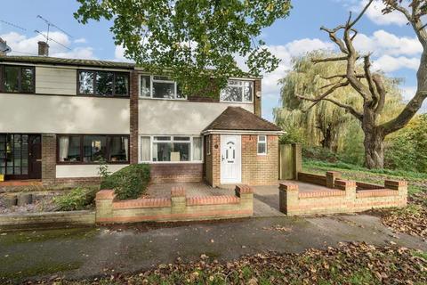3 bedroom semi-detached house for sale - Cheyne Way, Farnborough, Farnborough, GU14 8SD