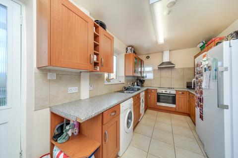 5 bedroom semi-detached house to rent, Hillside, Brighton BN2