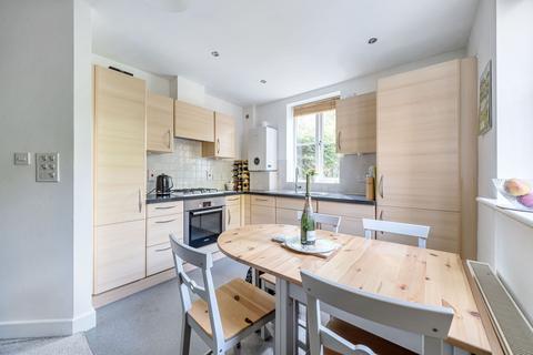 2 bedroom flat for sale - Loyd Lindsay Square, Winchester, SO22