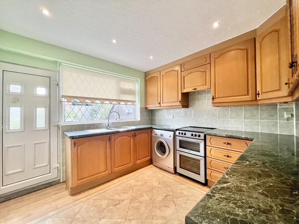 Abbotsway, Garforth 2 bed bungalow to rent £850 pcm (£196 pw)