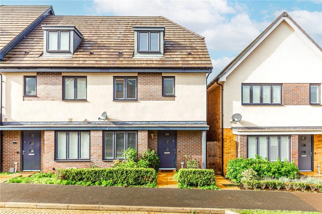 Queens Avenue, Welwyn Garden City, Hertfordshire 4 bed end of terrace