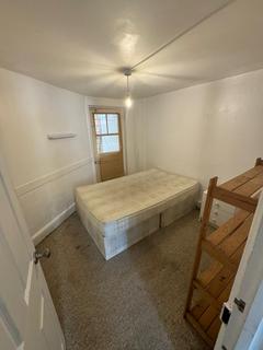 4 bedroom end of terrace house to rent, Powis Road, Brighton BN1