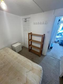 4 bedroom end of terrace house to rent, Powis Road, Brighton BN1