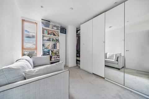 3 bedroom flat for sale, Blagdon Road, New Malden