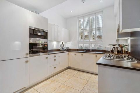 3 bedroom apartment for sale, Windsor House, King Edward Place, Bushey