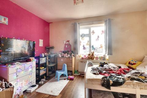 Flat 10, Marine Court Centurion Way, Purfleet-on-thames, RM19 1ZU