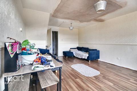 Flat 10, Marine Court Centurion Way, Purfleet-on-thames, RM19 1ZU