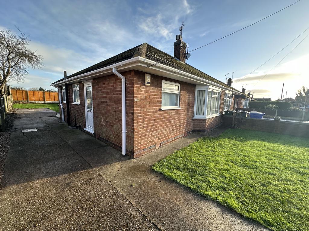 Grenville Road, Balby, Doncaster DN4 2 bed semidetached bungalow to