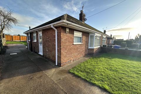 2 bedroom semi-detached bungalow to rent, Grenville Road, Balby, Doncaster DN4