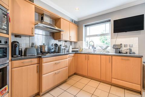15 Whitstone Lane, Beckenham, BR3 3GY
