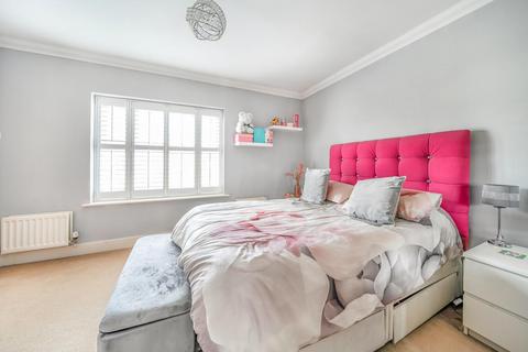 15 Whitstone Lane, Beckenham, BR3 3GY