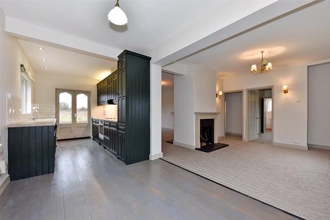 undefined, Rotherfield Greys, Henley-on-Thames, Oxfordshire, RG9