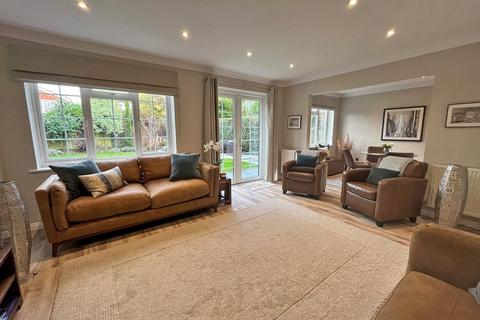 3 bedroom detached house for sale - Oakenbrow, Sway, Lymington, Hampshire, SO41