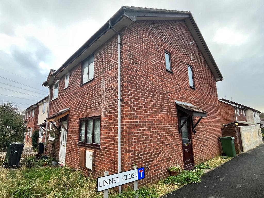 Close, Weymouth 2 bed end of terrace house £195,000