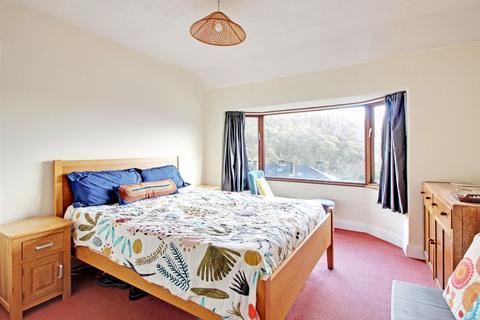 6 Glen View Road, Hebden Bridge, HX7 6DA