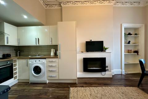 2 bedroom flat to rent, Buccleuch Street, Garnethill, Glasgow, G3