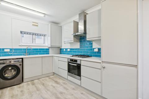3 bedroom flat to rent, Wandsworth High Street, London